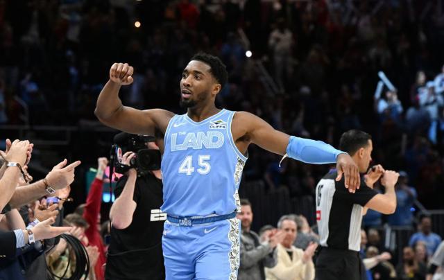 七星彩开奖结果查询-冲击70胜！完全体骑士有多强？后詹皇时代冲冠