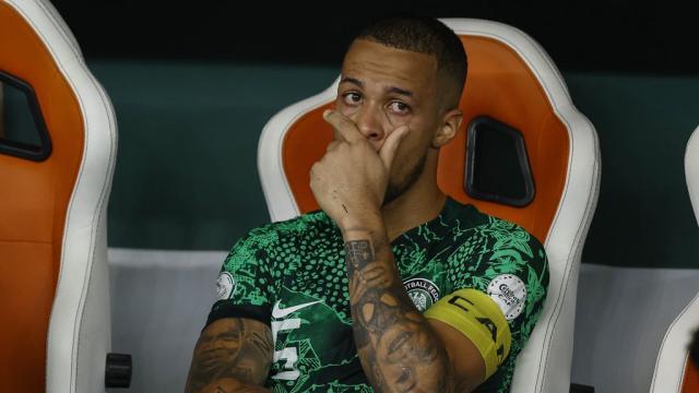 七星彩开奖号码-没吃没喝没网被困 非洲雄鹰罢赛因中了对手报复？